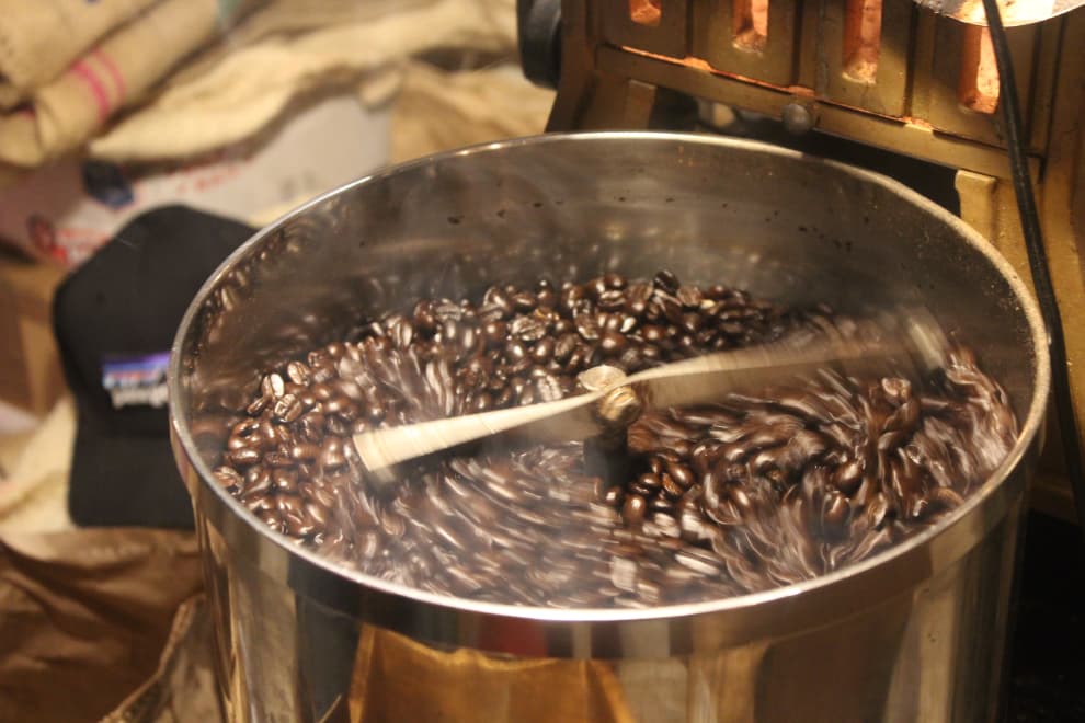 ふじ珈琲 自家焙煎 豆を冷ます